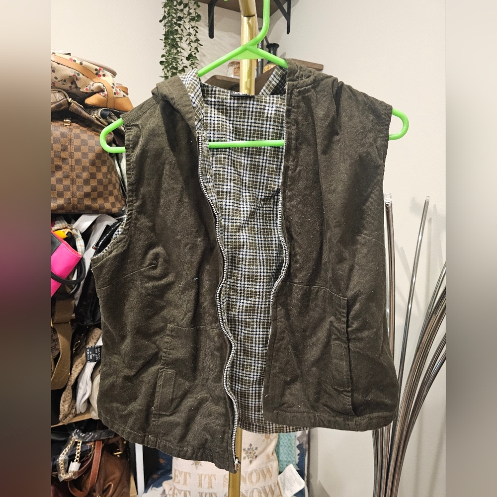 Vintage Olive Green Plaid Vest *Broken Zipper*